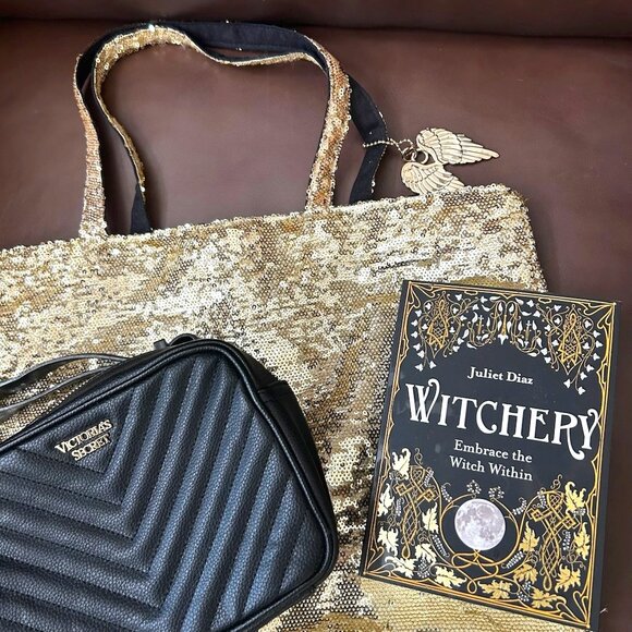 NWOT Victoria's Secret Bags and Witchery Book by Juliet Diaz Bundle - Picture 3 of 16